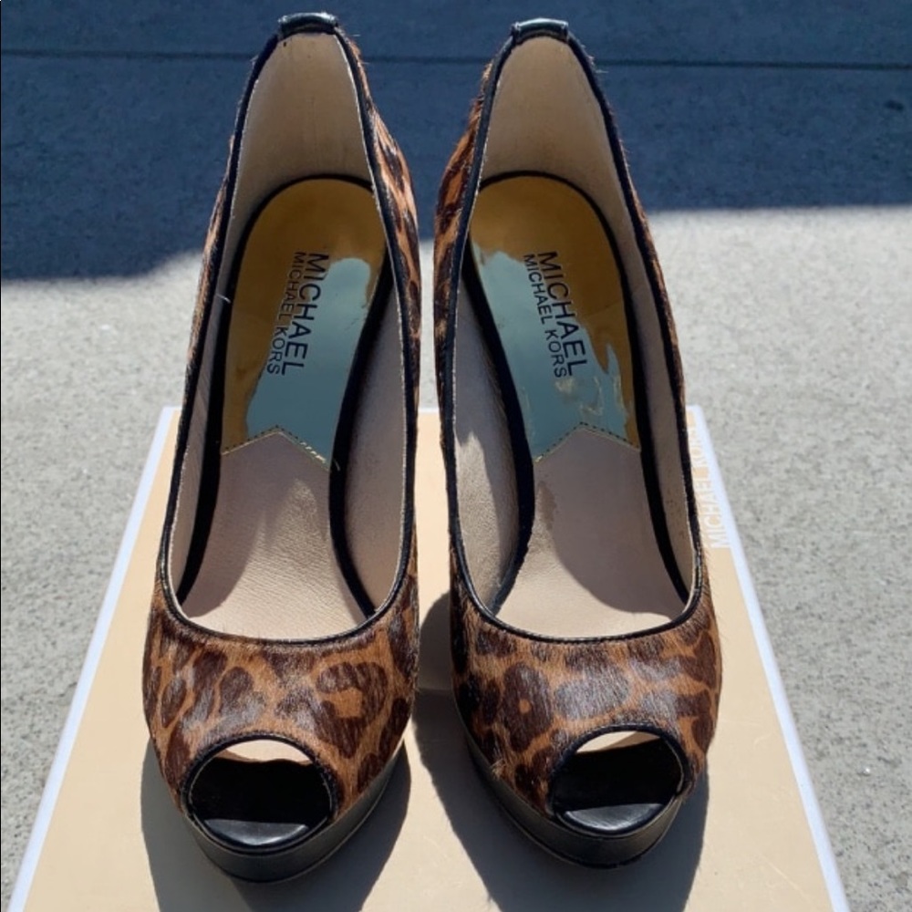 Michael Kors York Platform size US 6.5